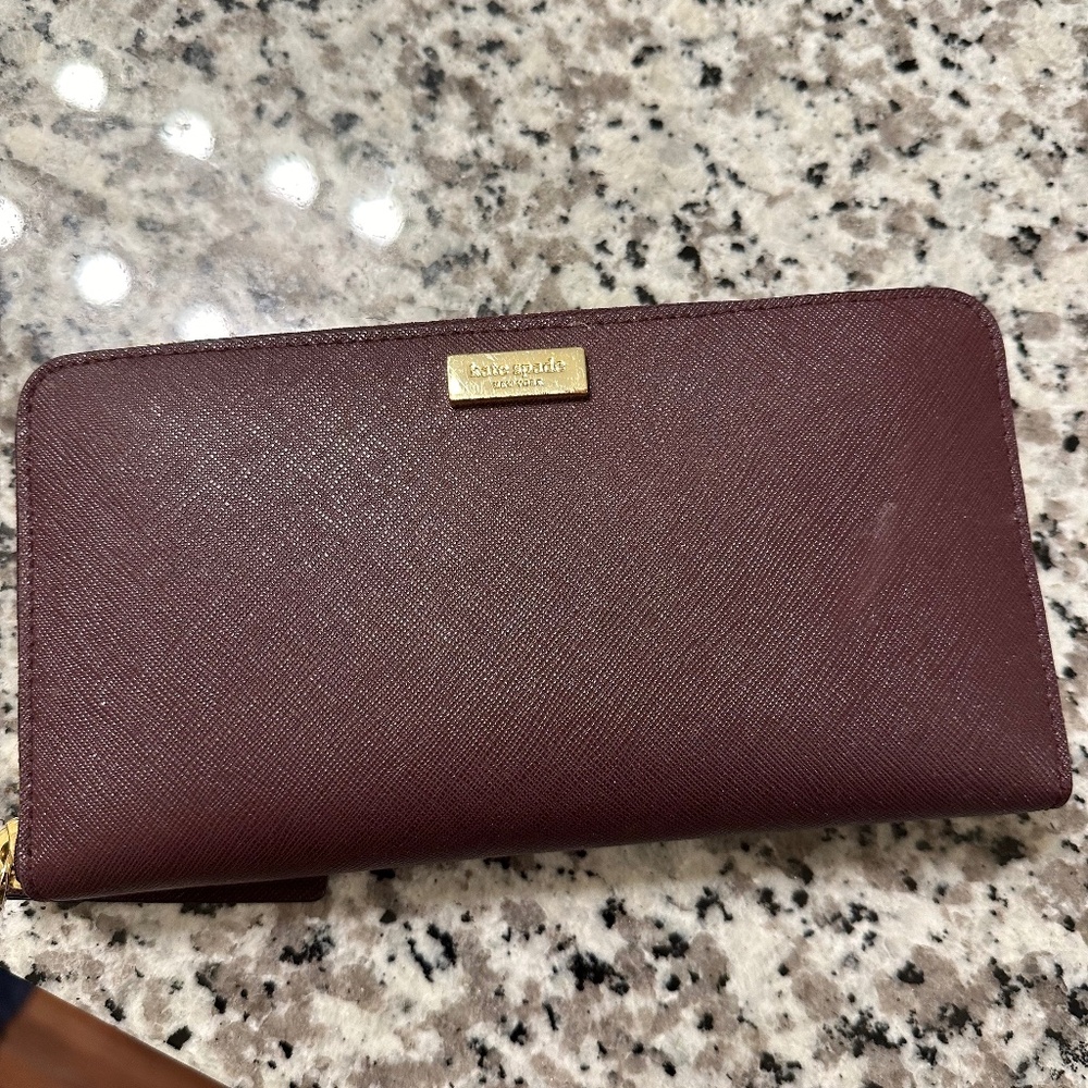 Kate Spade Zip Wallet